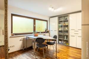 Einfamilienhaus mit Einlieger-Dachstudio und herrlichem Südgarten am Isarhochufer – Die vollständige Adresse der Immobilie erhältst du vom Anbieter., 82031 Grünwald – Vorschaubild 25