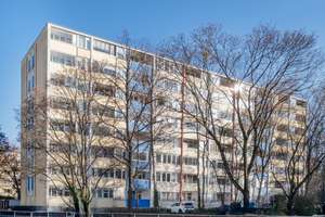 Zwischen KaDeWe & Viktoria-Luise-Platz: 3 Zimmer, 2 Loggien, 1 privater Stellplatz – Die vollständige Adresse der Immobilie erhältst du vom Anbieter., 10777 Schöneberg, Berlin – Vorschaubild 9