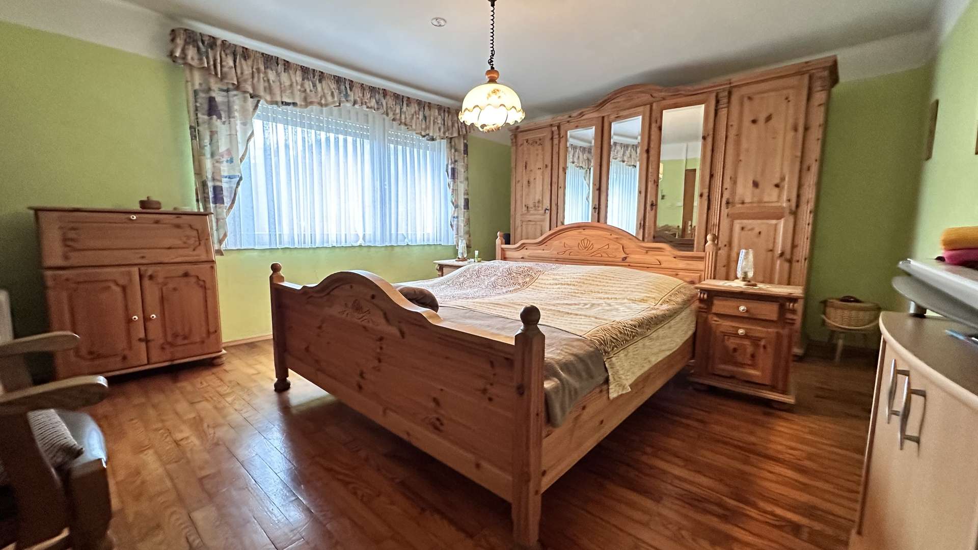 Immobilie in Niederalben - Geräumiges Haus mit vielseitigem Raumangebot und weitläufigem Grundstück - Bild 0