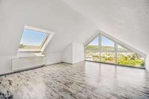 Wohnen mit Atmosphäre und Weitblick am Giersberg: 4ZKB mit EBK, Dachterrasse, Stellplatz und Garten – Edith-Langner-Straße 73, 57072 Siegen, Siegen – Vorschaubild 13