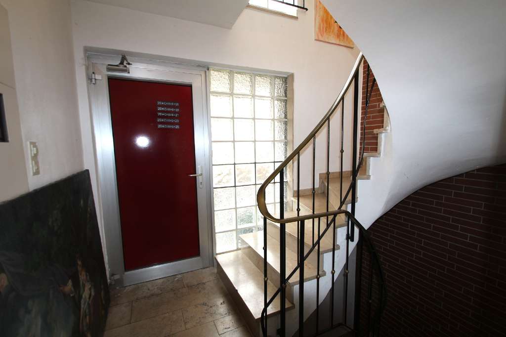 Immobilie in Holzwickede - Gepflegtes Zweifamilienhaus mit zwei Garagen in begehrter Feldrandlage von Holzwickede
 - Bild 4