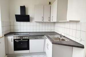 Helle 2-Raum-Wohnung mit Einbauküche