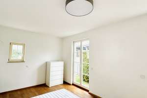 Urban wohnen, im Grünen leben – helle Gartenwohnung auf Zeit – Die vollständige Adresse der Immobilie erhältst du vom Anbieter., 80997 Allach, München – Vorschaubild 9