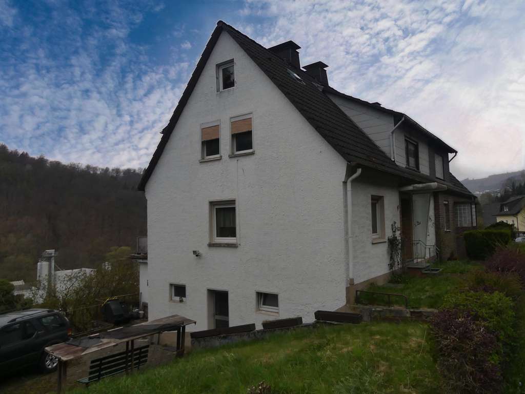 Immobilie in Werdohl - Wohnen im Grünen: Einfamilienhaus mit vielen Möglichkeiten in Werdohl zu verkaufen! - Bild 2