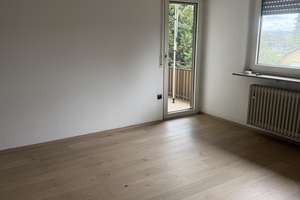 Große Maisonette-Wohnung mit Balkon