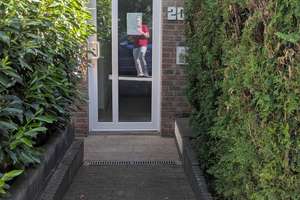 Traumhafte 2 Raum Wohnung mit Sonnenbalkon und Tiefgaragenstellpaltz – Die vollständige Adresse der Immobilie erhältst du vom Anbieter., 40468 Unterrath, Düsseldorf – Vorschaubild 4