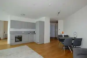 Stilvolle 2-Zimmer-Wohnung mit EBK in Magdeburg – Freiherr-vom-Stein-Straße 42, 39108 Magdeburg – Vorschaubild 2