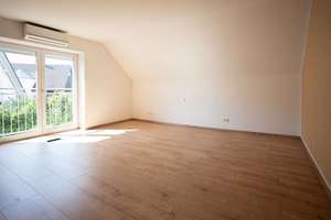 + Moderne und helle Doppelhaushälfte mit innovativer Technik in Straubing + – Die vollständige Adresse der Immobilie erhältst du vom Anbieter., 94315 Hornstorf, Straubing – Vorschaubild 17