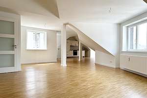 helle + loftartige 4 Zi. DG- Wohnung in Othmarschen
