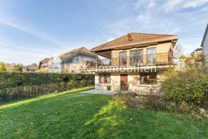 Schöner Bungalow in sehr guter Lage mit Garage und Garten im Randbereich von Remscheid! – Remscheid – Vorschaubild 2
