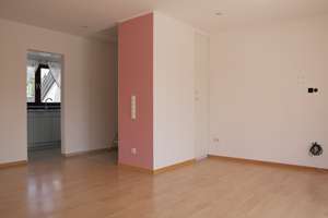 Moderne 2-Zimmer-Wohnung mit Terrasse und Einbauküche in Rath/Heumar, Köln – Die vollständige Adresse der Immobilie erhältst du vom Anbieter., 51107 Rath/Heumar, Köln – Vorschaubild 3