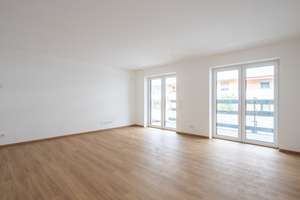 Erstbezug  Sept.: Attraktive 2-Zimmer-Wohnung mit großem Balkon, Tageslicht-Badezimmer und Parkett – Marbachstraße 12b, 81369 Mittersendling, München – Vorschaubild 1