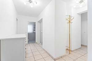 Helle, freundliche 4-Zimmer-ETW mit TG-Platz und eigenem Garten in begehrter Lage – Die vollständige Adresse der Immobilie erhältst du vom Anbieter., 52072 Laurensberg (Statistischer Bezirk), Aachen – Vorschaubild 4