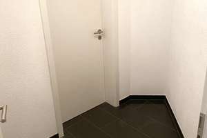 Moderne 2-Zimmer-Einliegerwohnung mit Einbauküche & separatem Eingang – Am Eglenbach 21, 73035 Göppingen – Vorschaubild 13