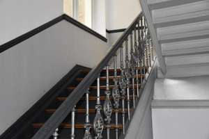 Möblierte 2-Zi-Wohnung in charmanter Altbauvilla in Wiesbaden City, Küche, Waschmaschine, TV – 65185 Mitte, Wiesbaden – Vorschaubild 14