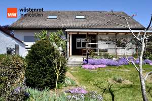 * Familienfreundliches 1-Familienhaus mit Einliegerwohnung  *