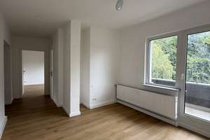 Helle, frisch sanierte Singlewohnung mit Balkon! – Erdwegstraße 5, 45356 Bochold, Essen – Vorschaubild 2