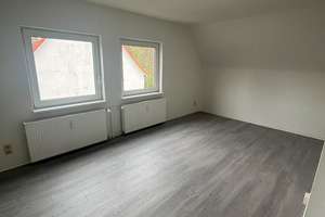 Frisch renovierte 2-Zimmer-Dachgeschosswohnung – ideal für Pendler in Salzgitter-Thiede – Pappeldamm 99, 38239 Thiede, Salzgitter – Vorschaubild 4