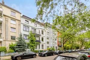 Altbaujuwel nahe Nordstraße – ruhig gelegen und mit hohem Potenzial zur persönlichen Entfaltung – Die vollständige Adresse der Immobilie erhältst du vom Anbieter., 40477 Pempelfort, Düsseldorf – Vorschaubild 2