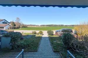 Sofort bezugsfrei: Charmantes Reihenmittelhaus mit PV-Anlage, Kamin & traumhaftem Blick ins Grüne – Die vollständige Adresse der Immobilie erhältst du vom Anbieter., 83512 Wasserburg am Inn – Vorschaubild 3
