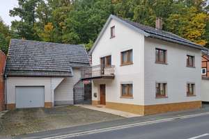 Renovierungsbedürftiges EFH mit Garage, Schuppen & Balkon – Die vollständige Adresse der Immobilie erhältst du vom Anbieter., 96465 Neustadt bei Coburg – Vorschaubild 1