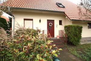 Exklusives Einfamilienhaus am Fuße der Landeskrone – Die vollständige Adresse der Immobilie erhältst du vom Anbieter., 2827 Biesnitz, Görlitz – Vorschaubild 2