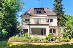 In absoluter Spitzenlage von Mü.-Obermenzing– Freie Stadtvilla auf ca. 800m² großem Traumgrundstück