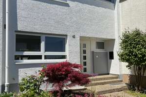 Reihenhaus sonnige Feldrandlage mit Terrasse Balkon 4,5 Zi. 138m² in Frankfurt a. M. Nieder-Eschbach – 60437 Nieder-Eschbach, Frankfurt am Main – Vorschaubild 4