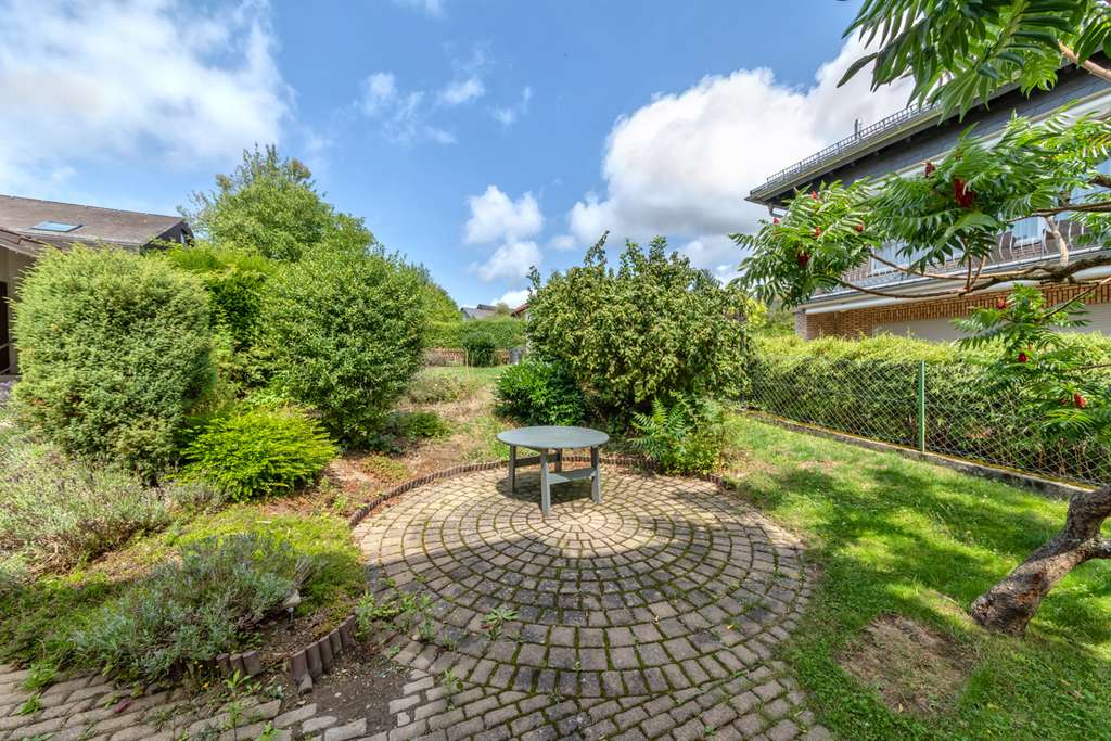 Immobilie in Aarbergen - GERÄUMIGES HAUS MIT VIEL POTENZIAL! Großem Grundstück und Garage – Ihr zukünftiges Traumhaus - Bild 0