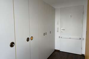 Düsseldorf im (Über-)Blick: Kleines Penthouse mit Dachterrasse und TG in Rath. – Die vollständige Adresse der Immobilie erhältst du vom Anbieter., 40472 Rath, Düsseldorf – Vorschaubild 9