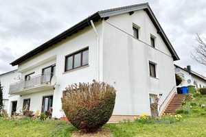 3-Familienhaus in ruhiger Lage  mit fantastischem Fernblick über die Täler und Wälder – Gießen (Kreis) – Vorschaubild 2