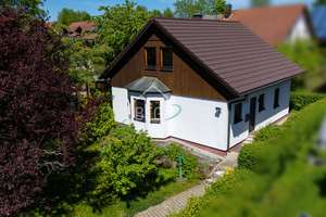 Familienfreundliches Einfamilienhaus 
mit schönem Garten in ruhiger Lage – Die vollständige Adresse der Immobilie erhältst du vom Anbieter., 74417 Gschwend – Vorschaubild 1