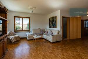 RESERVIERT: Großzügige Doppelhaushälfte mit viel Potenzial – Die vollständige Adresse der Immobilie erhältst du vom Anbieter., 80995 Lerchenau-West, München – Vorschaubild 3