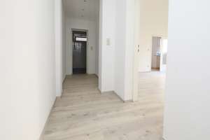 BALKON & PKW-STELLPLATZ - WOHNUNG MIT POTENTIAL - SUPER LAGE NAHE POTSDAMER PLATZ & BERGMANNSKIEZ – Stresemannstr. 62 lm, 10963 Kreuzberg, Berlin – Vorschaubild 2