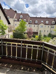 TOP-renovierte 1-Zimmer-Whg. mit überdachtem Balkon