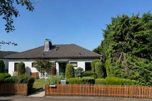 Gepflegtes Haus in ruhiger, grüner Lage mit viel Potenzial!