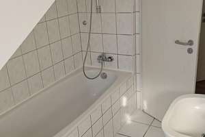 Helle 2-Zimmer-Dachgeschosswohnung mit Loggia & Tiefgarage – 68623 Lampertheim – Vorschaubild 9