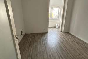 **Renovierte 2-Zimmer-Wohnung mit guter Anbindung** – Schönebecker Straße 67a, 42283 Barmen, Wuppertal – Vorschaubild 2
