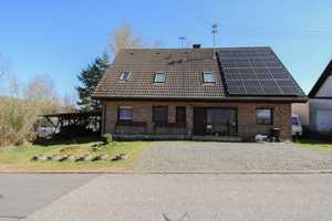 Für Tatkräftige: Gestaltbares EFH mit eingezäuntem Garten und Carport – Birkenfeld (Kreis) – Vorschaubild 1