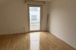 Ruhige 2-Zimmer-Dachgeschosswohnung mit Balkon & EBK in Gonsenheim zu vermieten – Die vollständige Adresse der Immobilie erhältst du vom Anbieter., 55124 Gonsenheim, Mainz – Vorschaubild 1