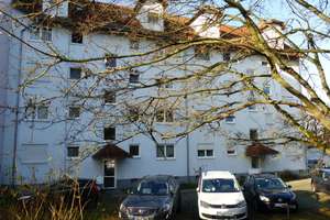 2-Zimmer-Wohnung mit Balkon, Einbauküche und Stellplatz (5 min zum Flughafen) – Bahnstraße 28a, 65451 Kelsterbach – Vorschaubild 2