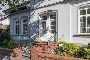 Wie aus dem Bilderbuch:
"Ensemblegeschütztes Zweifamilienhaus mit traumhaftem Gartenbereich"
 – Die vollständige Adresse der Immobilie erhältst du vom Anbieter., 21029 Bergedorf (Ortsteil), Hamburg – Vorschaubild 4
