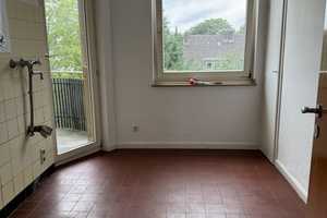 Geschmackvolle 3-Raum-Wohnung mit Balkon in Köln Bayenthal – Mathiaskirchplatz 14, 50968 Köln – Vorschaubild 4
