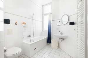 Oranienburger Straße: 5-6 Zimmerwohnung in denkmalgeschütztem Altbau mit vielen historischen Details – Berlin – Vorschaubild 26