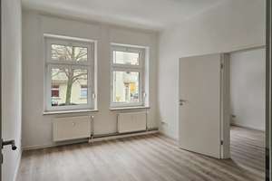 Mit Video: Praktische Hochparterre-Wohnung mit Tageslichtbad – Otto-Richter-Straße 40, 39116 Sudenburg, Magdeburg – Vorschaubild 3