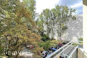 Provisionsfrei: Lichtdurchflutete, kernsanierte Wohnung in Top-Citylage mit Südbalkon