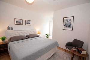 Top-Lage Belsenpark: Moderne 2-Zimmer-EG-Wohnung mit Terrasse und grünem Rückzugsort – Schanzenstrasse 62, 40549 Oberkassel, Düsseldorf – Vorschaubild 2