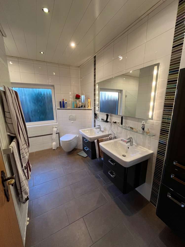 Immobilie in Varel - Gebäudeensemble - ein MIX, der was zu bieten hat. Historische Anlage + selber ebenerdig Wohnen mit T - Bild 8