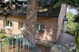 GEPFLEGTES EIN – ZWEI FAMILIENHAUS IN SOLINGEN – RUHIG GELEGEN MIT GARTEN UND GARAGE 

