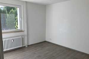 Reinkommen und Wohlfühlen: 3-Zi.-Wohnung in zentraler Lage mit Einbauküche – Weitmarer Str. 145, 44795 Bochum – Vorschaubild 3